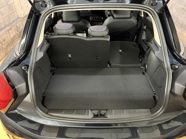 ＭＩＮＩ クーパーＣ　クラシック・トリム　５ドア　ＡＣＣ　バックカメラ　純正オプション１７インチ　ナビ　ＥＴＣ（32枚目）