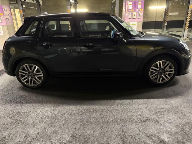 ＭＩＮＩ クーパーＣ　クラシック・トリム　５ドア　ＡＣＣ　バックカメラ　純正オプション１７インチ　ナビ　ＥＴＣ（42枚目）