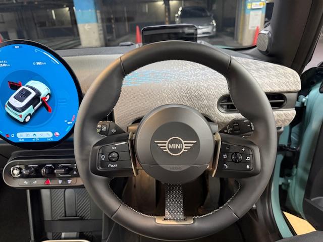 ＭＩＮＩ クーパーＳ　フェイバリット・トリム　３ドア　Ｍパッケージ　ハーマンオーディオ　ＯＰ１８インチアルミ（14枚目）