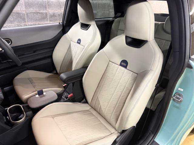 ＭＩＮＩ クーパーＳ　フェイバリット・トリム　３ドア　Ｍパッケージ　ハーマンオーディオ　ＯＰ１８インチアルミ（48枚目）