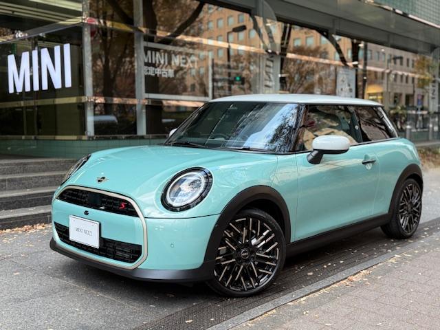 ＭＩＮＩ クーパーＳ　フェイバリット・トリム　３ドア　Ｍパッケージ　ハーマンオーディオ　ＯＰ１８インチアルミ（49枚目）
