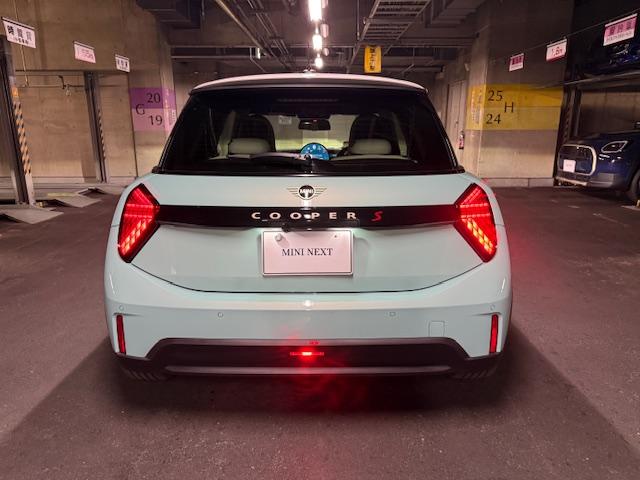 ＭＩＮＩ クーパーＳ　フェイバリット・トリム　３ドア　Ｍパッケージ　ハーマンオーディオ　ＯＰ１８インチアルミ（53枚目）