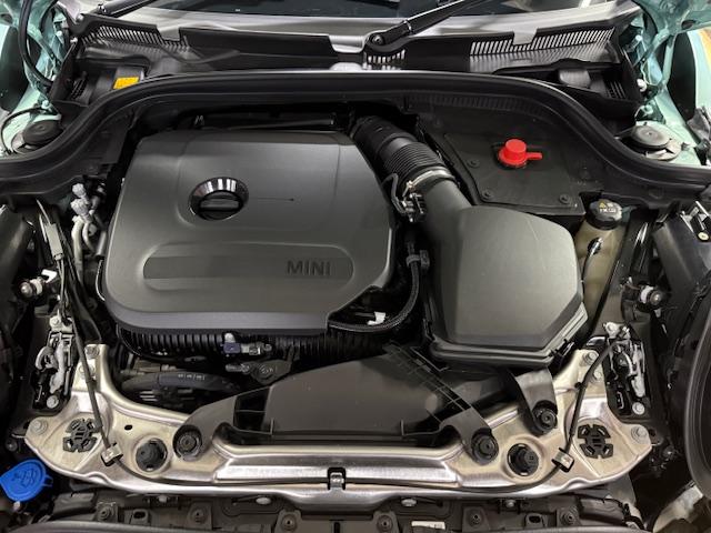 ＭＩＮＩ クーパーＳ　フェイバリット・トリム　３ドア　Ｍパッケージ　ハーマンオーディオ　ＯＰ１８インチアルミ（59枚目）