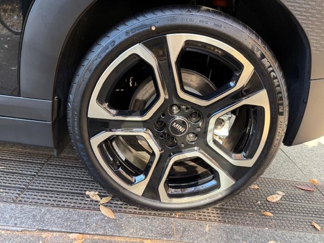 ＭＩＮＩ エースマンＳＥ　フェイバリット・トリム　５ドア　サラウンドビューモニター　ナビ　ＥＴＣ　同色ルーフ（5枚目）