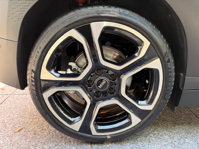 ＭＩＮＩ エースマンＳＥ　フェイバリット・トリム　５ドア　サラウンドビューモニター　ナビ　ＥＴＣ　同色ルーフ（7枚目）