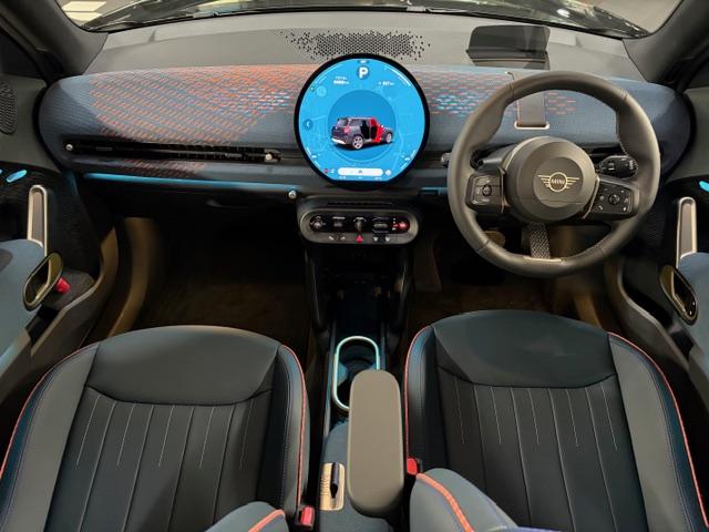 ＭＩＮＩ エースマンＳＥ　フェイバリット・トリム　５ドア　サラウンドビューモニター　ナビ　ＥＴＣ　同色ルーフ（10枚目）