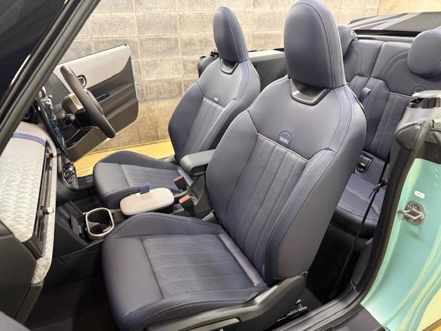 ＭＩＮＩ クーパーＳ　コンバーチブル　フェイバリット・トリム　Ｍパッケージ　ハーマンオーディオ　電動メモリーシート（52枚目）