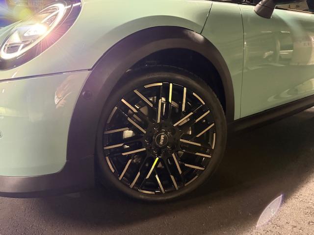 ＭＩＮＩ クーパーＳ　コンバーチブル　フェイバリット・トリム　Ｍパッケージ　ハーマンオーディオ　電動メモリーシート（63枚目）