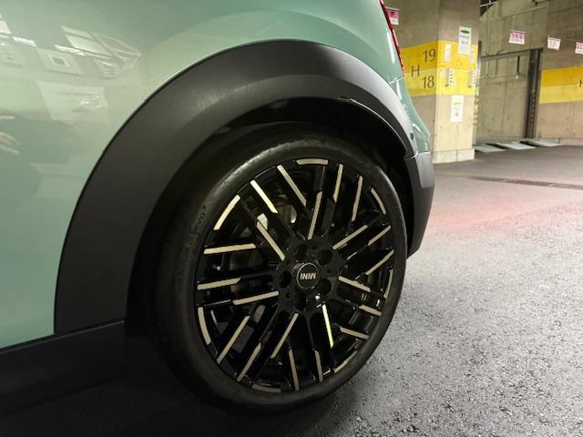 ＭＩＮＩ クーパーＳ　コンバーチブル　フェイバリット・トリム　Ｍパッケージ　ハーマンオーディオ　電動メモリーシート（64枚目）