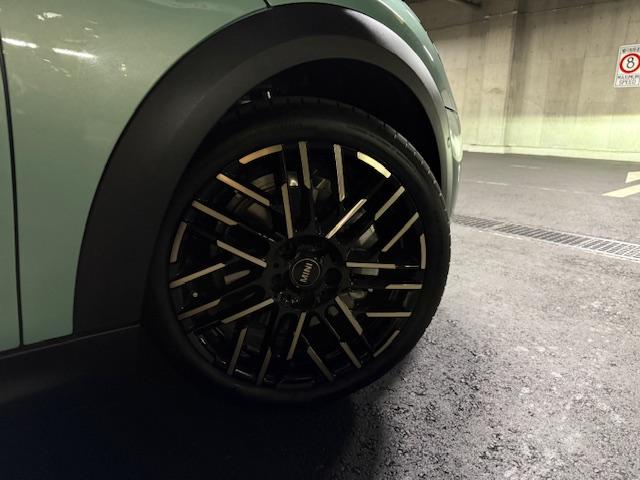 ＭＩＮＩ クーパーＳ　コンバーチブル　フェイバリット・トリム　Ｍパッケージ　ハーマンオーディオ　電動メモリーシート（65枚目）