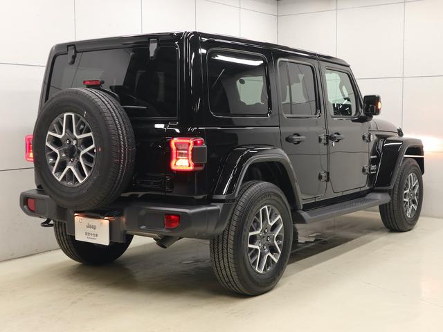ジープ・ラングラーアンリミテッド サハラ　認定中古車　保証継承　元弊社デモカー　ＬＥＤヘッドライト　Ｂカメラ　前席Ｐシート　盗難防止装置　ナビ　Ｂｌｕｅｔｏｏｔｈ　ｃａｒｐｌａｙ　１８インチアルミ　ＥＴＣ２．０　１２．３インチモニター（6枚目）