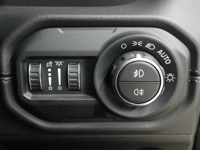 ジープ・ラングラーアンリミテッド サハラ　認定中古車　保証継承　元弊社デモカー　ＬＥＤヘッドライト　Ｂカメラ　前席Ｐシート　盗難防止装置　ナビ　Ｂｌｕｅｔｏｏｔｈ　ｃａｒｐｌａｙ　１８インチアルミ　ＥＴＣ２．０　１２．３インチモニター（46枚目）