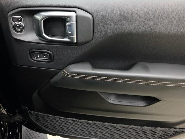 ジープ・ラングラーアンリミテッド サハラ　認定中古車　保証継承　元弊社デモカー　ＬＥＤヘッドライト　Ｂカメラ　前席Ｐシート　盗難防止装置　ナビ　Ｂｌｕｅｔｏｏｔｈ　ｃａｒｐｌａｙ　１８インチアルミ　ＥＴＣ２．０　１２．３インチモニター（48枚目）