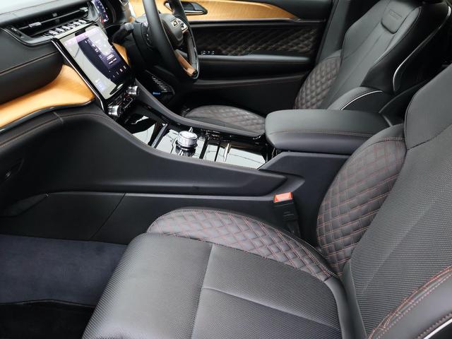 ジープ・グランドチェロキーＬ サミット　リザーブ　認定中古車　保証継承　ＬＥＤヘッド　アダプティブクルーズ　サラウンドビューカメラ　２１インチアルミ　パワーリフトゲート　ブラックレザー　Ｐシート　シートヒーター／クーラー　３列シート　エアサス（16枚目）