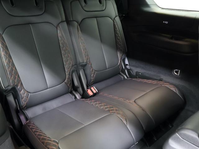 ジープ・グランドチェロキーＬ サミット　リザーブ　認定中古車　保証継承　ＬＥＤヘッド　アダプティブクルーズ　サラウンドビューカメラ　２１インチアルミ　パワーリフトゲート　ブラックレザー　Ｐシート　シートヒーター／クーラー　３列シート　エアサス（24枚目）