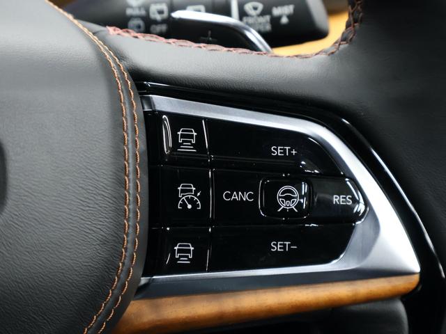 ジープ・グランドチェロキーＬ サミット　リザーブ　認定中古車　保証継承　ＬＥＤヘッド　アダプティブクルーズ　サラウンドビューカメラ　２１インチアルミ　パワーリフトゲート　ブラックレザー　Ｐシート　シートヒーター／クーラー　３列シート　エアサス（30枚目）