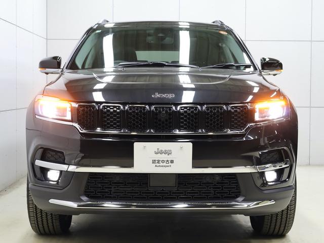ジープ・コマンダー リミテッド 認定中古車 保証継承 元弊社デモカー デュアルペインパノラミックSR ブラックレザーシート サラウンドビューカメラ 電動テールゲート アダプティブクルコン 電動シート ナビ carplay ETC(2枚目)
