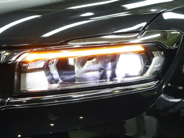 ジープ・コマンダー リミテッド 認定中古車 保証継承 元弊社デモカー デュアルペインパノラミックSR ブラックレザーシート サラウンドビューカメラ 電動テールゲート アダプティブクルコン 電動シート ナビ carplay ETC(9枚目)