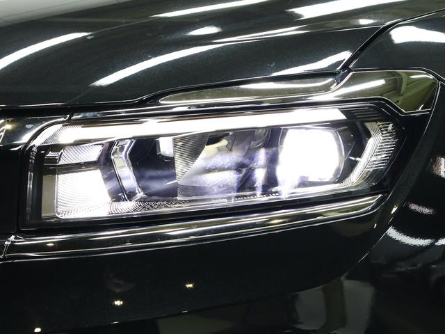 ジープ・コマンダー リミテッド 認定中古車 保証継承 元弊社デモカー デュアルペインパノラミックSR ブラックレザーシート サラウンドビューカメラ 電動テールゲート アダプティブクルコン 電動シート ナビ carplay ETC(10枚目)