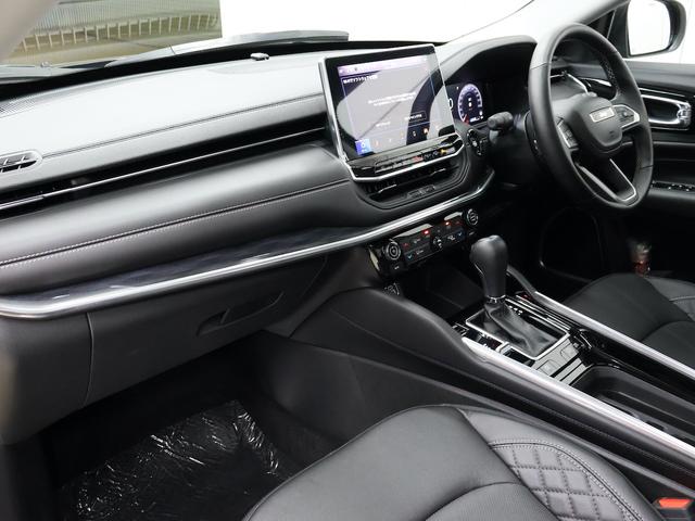 ジープ・コマンダー リミテッド 認定中古車 保証継承 元弊社デモカー デュアルペインパノラミックSR ブラックレザーシート サラウンドビューカメラ 電動テールゲート アダプティブクルコン 電動シート ナビ carplay ETC(15枚目)