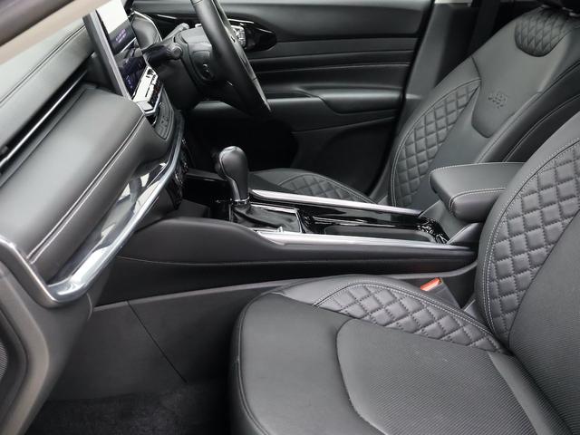 ジープ・コマンダー リミテッド 認定中古車 保証継承 元弊社デモカー デュアルペインパノラミックSR ブラックレザーシート サラウンドビューカメラ 電動テールゲート アダプティブクルコン 電動シート ナビ carplay ETC(16枚目)