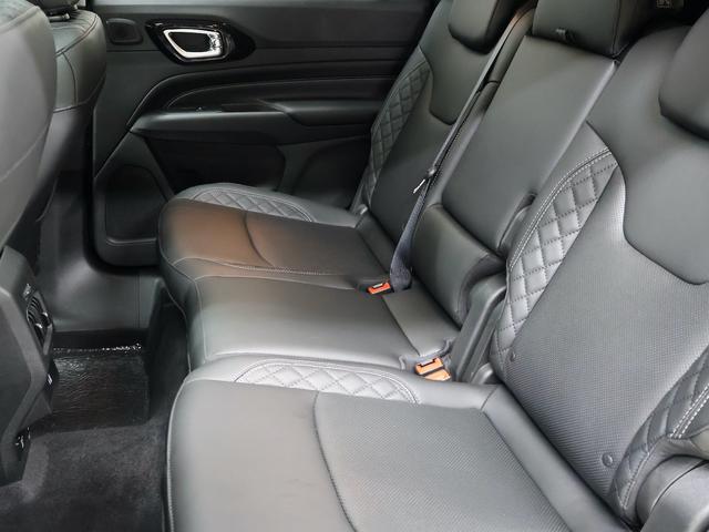 ジープ・コマンダー リミテッド 認定中古車 保証継承 元弊社デモカー デュアルペインパノラミックSR ブラックレザーシート サラウンドビューカメラ 電動テールゲート アダプティブクルコン 電動シート ナビ carplay ETC(19枚目)