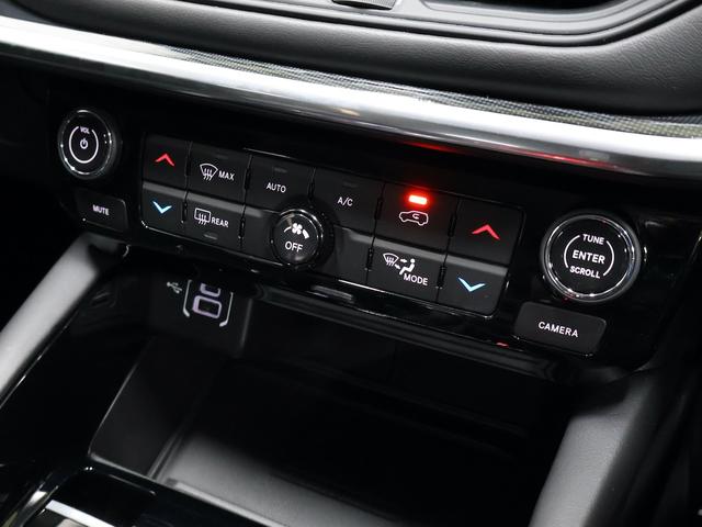 ジープ・コマンダー リミテッド 認定中古車 保証継承 元弊社デモカー デュアルペインパノラミックSR ブラックレザーシート サラウンドビューカメラ 電動テールゲート アダプティブクルコン 電動シート ナビ carplay ETC(42枚目)