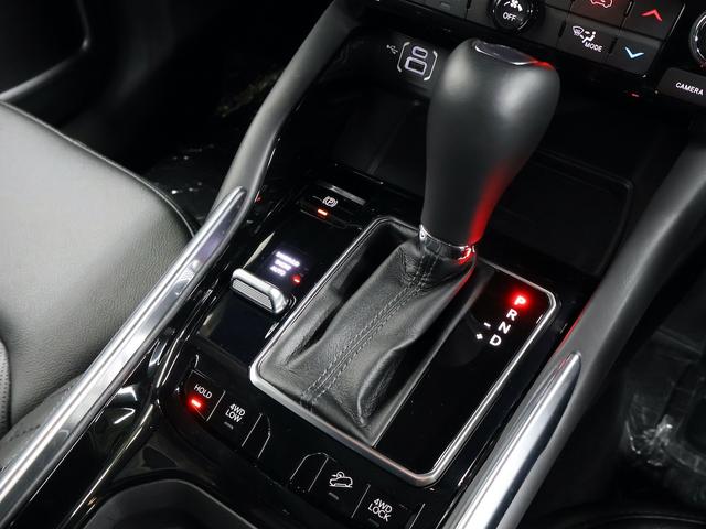 ジープ・コマンダー リミテッド 認定中古車 保証継承 元弊社デモカー デュアルペインパノラミックSR ブラックレザーシート サラウンドビューカメラ 電動テールゲート アダプティブクルコン 電動シート ナビ carplay ETC(44枚目)