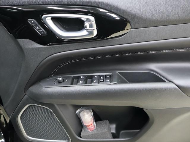 ジープ・コマンダー リミテッド 認定中古車 保証継承 元弊社デモカー デュアルペインパノラミックSR ブラックレザーシート サラウンドビューカメラ 電動テールゲート アダプティブクルコン 電動シート ナビ carplay ETC(49枚目)