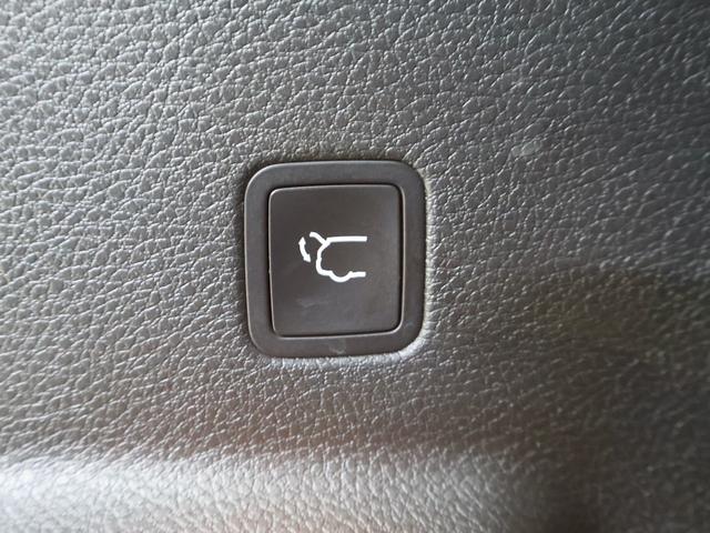 ジープ・コマンダー リミテッド 認定中古車 保証継承 元弊社デモカー デュアルペインパノラミックSR ブラックレザーシート サラウンドビューカメラ 電動テールゲート アダプティブクルコン 電動シート ナビ carplay ETC(55枚目)