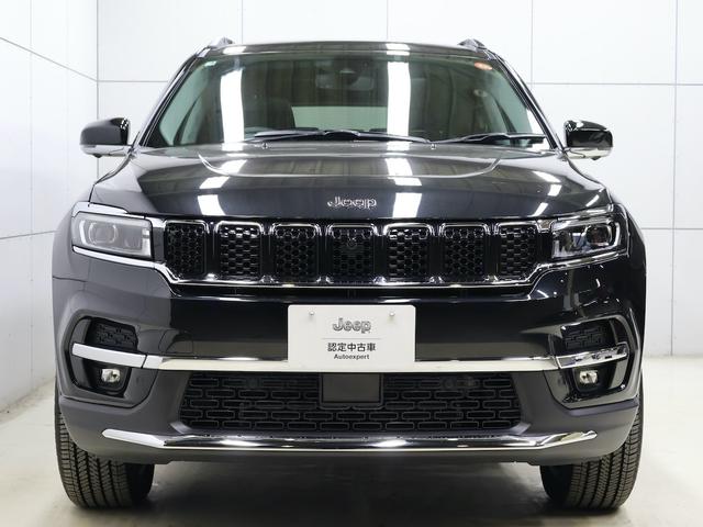 ジープ・コマンダー リミテッド 認定中古車 保証継承 元弊社デモカー デュアルペインパノラミックSR ブラックレザーシート サラウンドビューカメラ 電動テールゲート アダプティブクルコン 電動シート ナビ carplay ETC(63枚目)