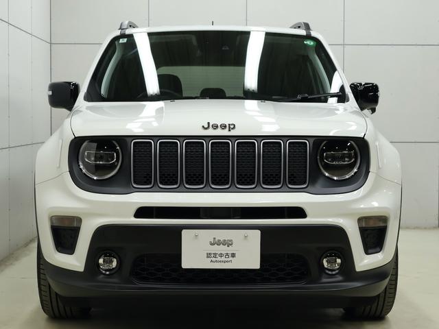 ジープ・レネゲード リミテッド　認定中古車　保証継承　元弊社代車　１７インチＡＷ　ＬＥＤヘッドライト　クルーズコントロール　レーンキープ　ブラインドスポット　リアカメラ　８．４インチタッチパネルモニタ　ナビ　ｃａｒｐｌａｙ　ＥＴＣ（4枚目）