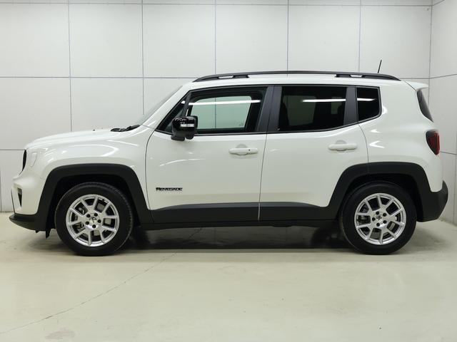 ジープ・レネゲード リミテッド　認定中古車　保証継承　元弊社代車　１７インチＡＷ　ＬＥＤヘッドライト　クルーズコントロール　レーンキープ　ブラインドスポット　リアカメラ　８．４インチタッチパネルモニタ　ナビ　ｃａｒｐｌａｙ　ＥＴＣ（7枚目）