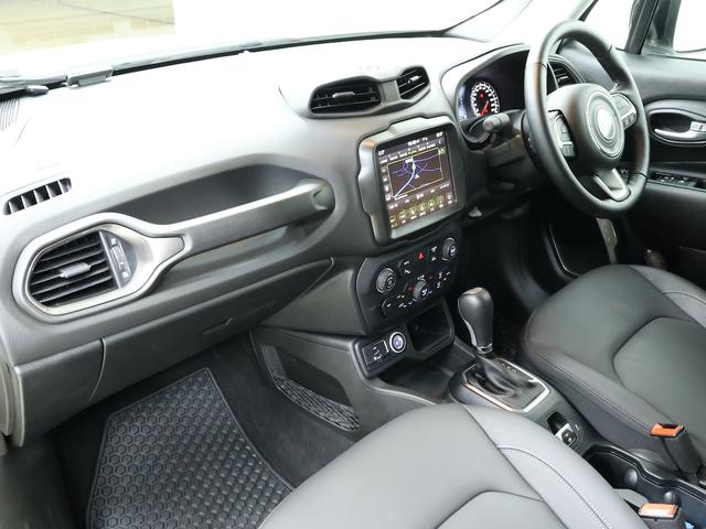ジープ・レネゲード リミテッド　認定中古車　保証継承　元弊社代車　１７インチＡＷ　ＬＥＤヘッドライト　クルーズコントロール　レーンキープ　ブラインドスポット　リアカメラ　８．４インチタッチパネルモニタ　ナビ　ｃａｒｐｌａｙ　ＥＴＣ（11枚目）