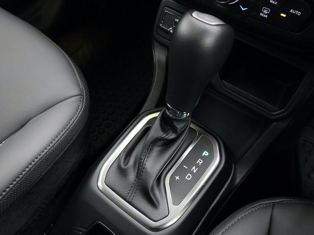 ジープ・レネゲード リミテッド　認定中古車　保証継承　元弊社代車　１７インチＡＷ　ＬＥＤヘッドライト　クルーズコントロール　レーンキープ　ブラインドスポット　リアカメラ　８．４インチタッチパネルモニタ　ナビ　ｃａｒｐｌａｙ　ＥＴＣ（17枚目）