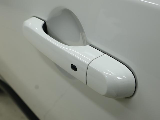 ジープ・レネゲード リミテッド　認定中古車　保証継承　元弊社代車　１７インチＡＷ　ＬＥＤヘッドライト　クルーズコントロール　レーンキープ　ブラインドスポット　リアカメラ　８．４インチタッチパネルモニタ　ナビ　ｃａｒｐｌａｙ　ＥＴＣ（20枚目）