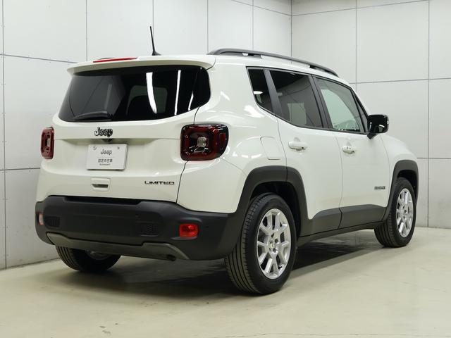 ジープ・レネゲード リミテッド　認定中古車　保証継承　元弊社代車　１７インチＡＷ　ＬＥＤヘッドライト　クルーズコントロール　レーンキープ　ブラインドスポット　リアカメラ　８．４インチタッチパネルモニタ　ナビ　ｃａｒｐｌａｙ　ＥＴＣ（26枚目）