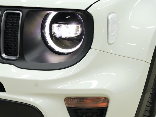 ジープ・レネゲード リミテッド　認定中古車　保証継承　元弊社代車　１７インチＡＷ　ＬＥＤヘッドライト　クルーズコントロール　レーンキープ　ブラインドスポット　リアカメラ　８．４インチタッチパネルモニタ　ナビ　ｃａｒｐｌａｙ　ＥＴＣ（29枚目）