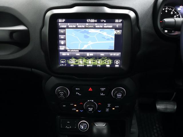 ジープ・レネゲード リミテッド　認定中古車　保証継承　元弊社代車　１７インチＡＷ　ＬＥＤヘッドライト　クルーズコントロール　レーンキープ　ブラインドスポット　リアカメラ　８．４インチタッチパネルモニタ　ナビ　ｃａｒｐｌａｙ　ＥＴＣ（34枚目）