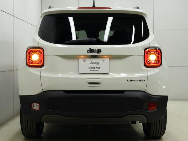 ジープ・レネゲード リミテッド　認定中古車　保証継承　元弊社代車　１７インチＡＷ　ＬＥＤヘッドライト　クルーズコントロール　レーンキープ　ブラインドスポット　リアカメラ　８．４インチタッチパネルモニタ　ナビ　ｃａｒｐｌａｙ　ＥＴＣ（45枚目）