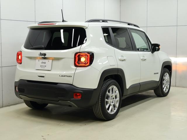 ジープ・レネゲード リミテッド　認定中古車　保証継承　元弊社代車　１７インチＡＷ　ＬＥＤヘッドライト　クルーズコントロール　レーンキープ　ブラインドスポット　リアカメラ　８．４インチタッチパネルモニタ　ナビ　ｃａｒｐｌａｙ　ＥＴＣ（51枚目）