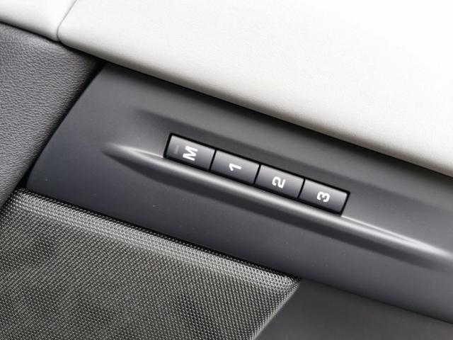 レンジローバーイヴォーク ダイナミック　ＳＥ　Ｄ２００　ディーゼルターボ　４ＷＤ　１オーナー　白革　メリディアン　２０インチＡＷ（10枚目）