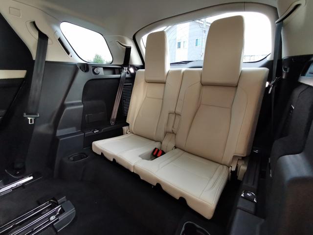 ディスカバリースポーツ Ｓ　Ｐ２００　５＋２シート　４ＷＤ　禁煙車　７人乗り　シートヒーター　液晶メーター（3枚目）