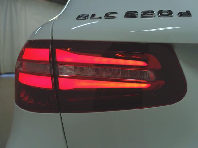 ＧＬＣ ＧＬＣ２２０　ｄ　４マチック　ローレウスエディション　Ｂｌｕｅｔｏｏｔｈ接続　ＣＤ　ＤＶＤ再生　ＥＴＣ　ＬＥＤヘッドライト　ＴＶ　アイドリングストップ　クルーズコントロール　コネクテッド機能　サイドカメラ　サンルーフ・ガラスルーフ　シートヒーター（5枚目）