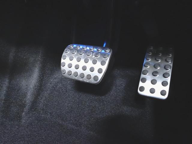 ＧＬＢ ＧＬＢ２００　ｄ　４マチック　ＡＭＧラインパッケージ　３列シート　ＡＭＧライン　Ｂｌｕｅｔｏｏｔｈ接続　ＥＴＣ　ＬＥＤヘッドライト　ＴＶ　アイドリングストップ　クルーズコントロール　コネクテッド機能　サイドカメラ　シートヒーター（9枚目）