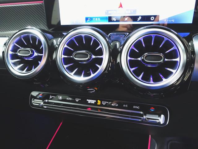 ＧＬＢ ＧＬＢ１８０　ＡＭＧラインパッケージ　３列シート　ＡＭＧライン　Ｂｌｕｅｔｏｏｔｈ接続　ＥＴＣ　ＬＥＤヘッドライト　ＴＶ　アイドリングストップ　クルーズコントロール　コネクテッド機能　サイドカメラ　シートヒーター（18枚目）