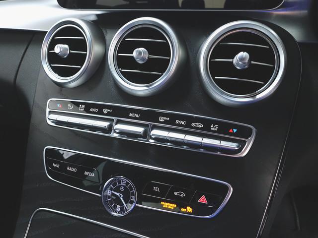 Ｃクラス Ｃ２００　ローレウスエディション　スポーツプラスパッケージ　Ｂｌｕｅｔｏｏｔｈ接続　ＥＴＣ　ＬＥＤヘッドライト　ＴＶ　アイドリングストップ　クルーズコントロール　コネクテッド機能　シートヒーター　トランクスルー　ナビ　バックモニター（18枚目）
