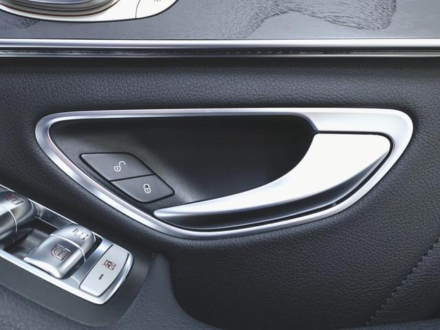 Ｃクラス Ｃ２００　ローレウスエディション　スポーツプラスパッケージ　Ｂｌｕｅｔｏｏｔｈ接続　ＥＴＣ　ＬＥＤヘッドライト　ＴＶ　アイドリングストップ　クルーズコントロール　コネクテッド機能　シートヒーター　トランクスルー　ナビ　バックモニター（22枚目）