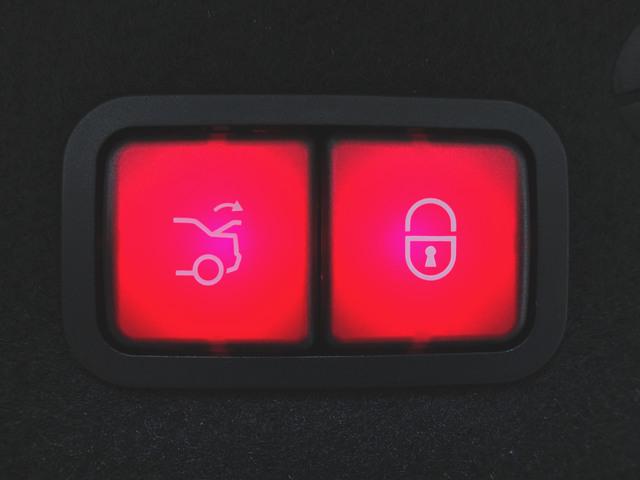 Ｃクラス Ｃ２００　ローレウスエディション　スポーツプラスパッケージ　Ｂｌｕｅｔｏｏｔｈ接続　ＥＴＣ　ＬＥＤヘッドライト　ＴＶ　アイドリングストップ　クルーズコントロール　コネクテッド機能　シートヒーター　トランクスルー　ナビ　バックモニター（28枚目）