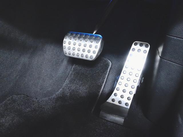 ＧＬＥ ＧＬＥ４００　ｄ　４マチック　スポーツ　３列シート　Ｂｌｕｅｔｏｏｔｈ接続　ＥＴＣ　ＬＥＤヘッドライト　ＴＶ　アイドリングストップ　クルーズコントロール　コネクテッド機能　サイドカメラ　サンルーフ・ガラスルーフ　シートエアコン（9枚目）